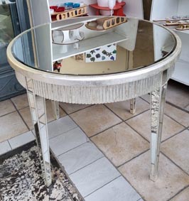 Tavolino artigianale specchiato personalizzato in stile elegante